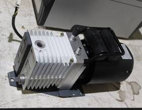 2002iv Alcatel Adixen Vane Vacuum Pump 115v