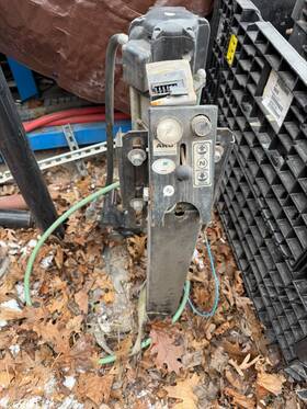 351605 Aro Air Operated Pump- Model With Lift Control Panel Meter Regulator