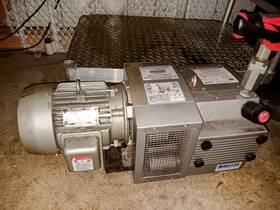 Kvt3.80 Becker Type Kvt 3.80 Oil-less Rotary Vane Vacuum Pump 5hp 230/460 Volt