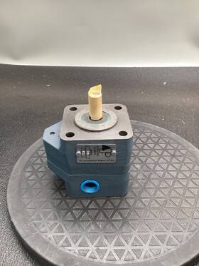 D4-k2 Delta Power D4 K2 Gear Pump 0.197 In /rev 4-bolt Mount Bi-directional Used