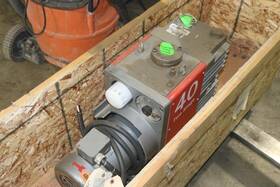 A36404940 Edwards E2m40 Dual Stage Rotary Vane Vacuum Pump 50/60hz