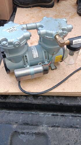 0870p108a-g515ax Gast Vacuum Pump Saa-v110-nb 110/115v 2.0a With Capacitor