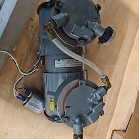 Raa-v111-ed Gast Vacuum Pump 220v Used
