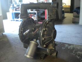 Db3777 Graco Diaphragm Pump - Ran And Pulled A Vacuum On The Lower Outlet