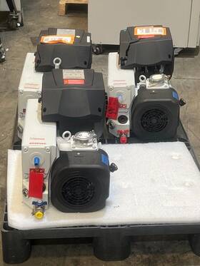 960465v013002 Leybold Lot Of 3 P/n Sogevac Sv65 Bifc Vacuum Pumps Sold As-is