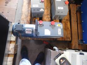 14511 Leybold-heraeus Oerlikon D 25 B Vacuum Pump W Ge Motor. Third Party Refurbished