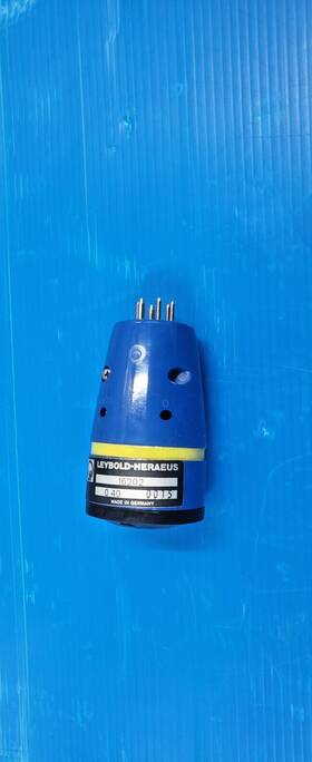 16202 Leybold Heraeus 040 0015 Bin #26