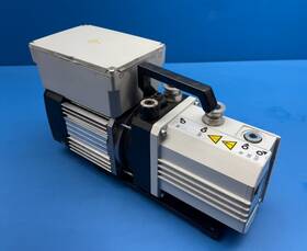 E7b4b3-7 Oerlikon 140001 Leybold Trivac D2.5e Vacuum Pump With Hanning Motor