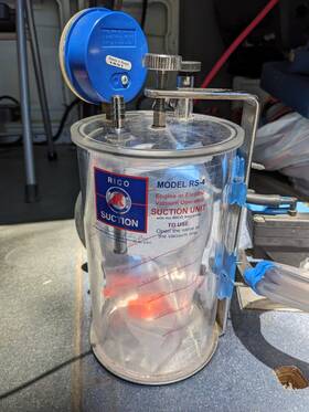 Rico Wo10477- Rs-4 Vacuum Operated Suction Unit With Gauge Canister Tubing 12v Motor