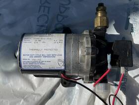 2208-403-444 Shurflo Diaphragm Pump 12 Vdc 4.0 Amps
