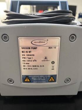 20732300 Vacuubrand Mz2cnt Vacuum Pump - Right Out Of Box