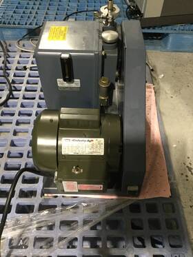 139445 Welch 1402 Vacuum Pump 139445 Welch 1402 Vacuum Pump
