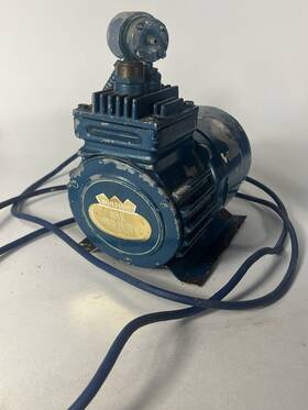 2639ce47-979b Winslow Oil-less Royal System Spray Pump 13221 Vintage Working