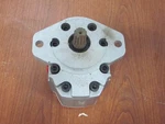 Hpi Hydraulic Gear Pump Hesston 7730 Forage Harvester 700701639. Fixed Price $250.00.